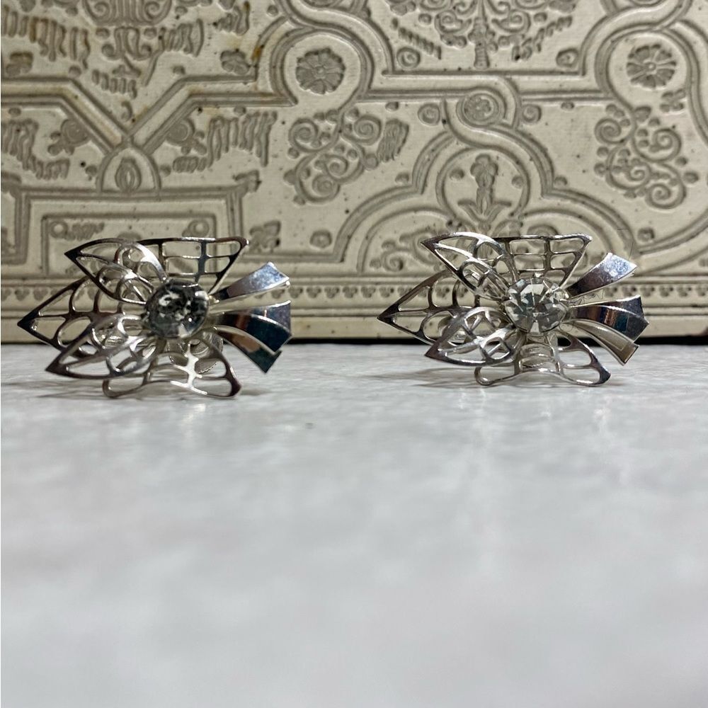 𝅺VINTAGE Bugbee & Niles earrings